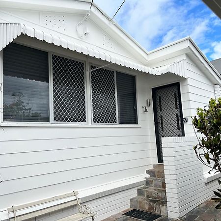 Comfortable Beach Home Scarborough Exterior photo